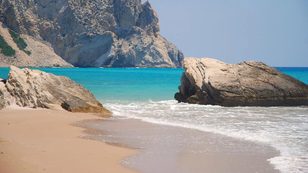 Arcoudilas beach