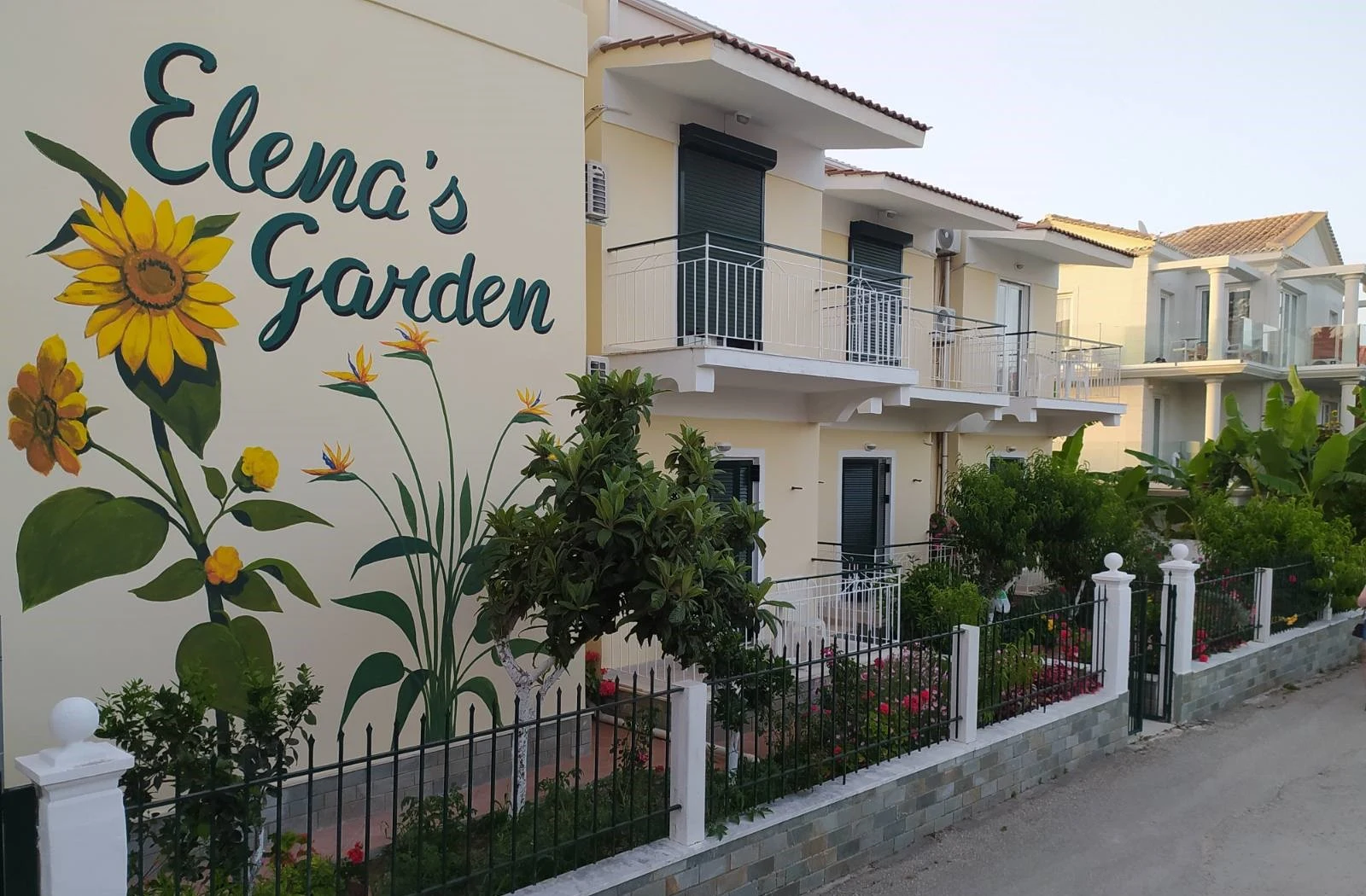 Elena039s garden 1000003800